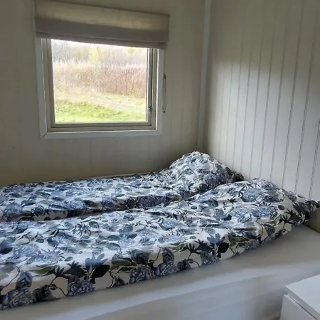 Mellomgaard - Southern-kvaloya Holiday home