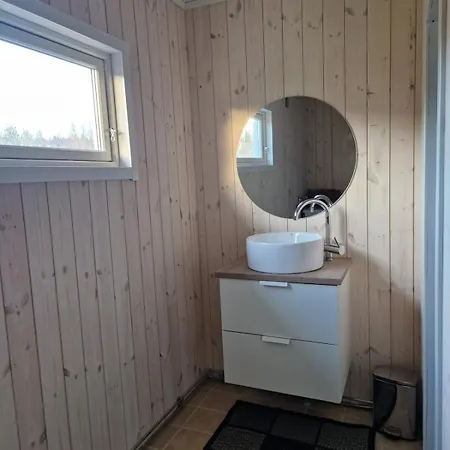 Arctic - Mellomgaard On Southern Kvaloya #sauna & Bbq Hut On Site!