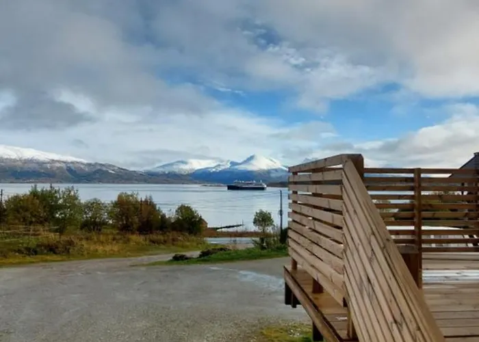 Dom wakacyjny Arctic - Mellomgaard On Southern Kvaloya #sauna & Bbq Hut On Site! *