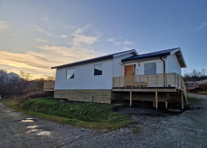 Dom wakacyjny Arctic - Mellomgaard On Southern Kvaloya #sauna & Bbq Hut On Site! *