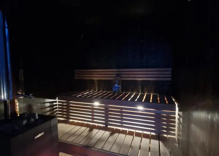 Arctic - Mellomgaard On Southern Kvaloya #sauna & Bbq Hut On Site!