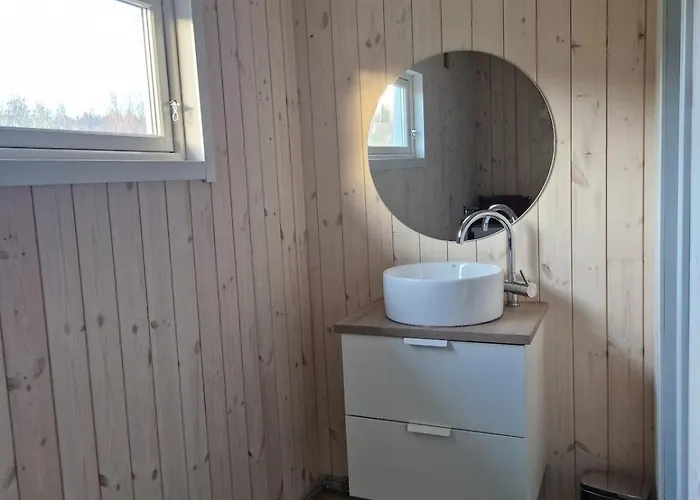 Arctic - Mellomgaard On Southern Kvaloya #sauna & Bbq Hut On Site!