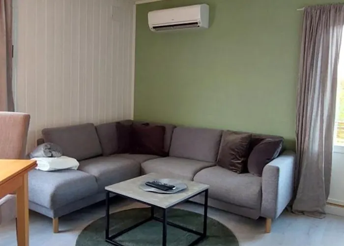 Dom wakacyjny Arctic - Mellomgaard On Southern Kvaloya #sauna & Bbq Hut On Site!